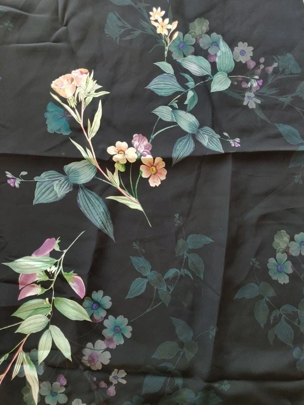 Coupon tissus fleurs 134 x 96 neuf